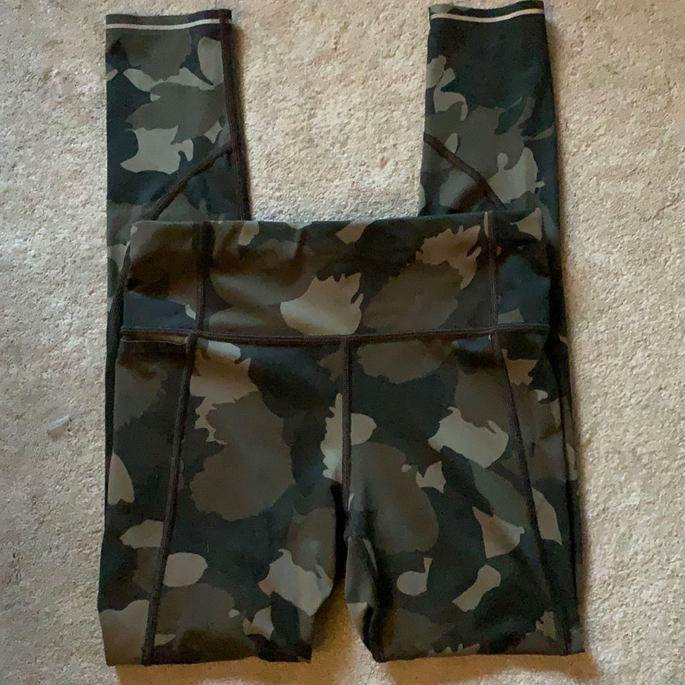 Athleta Camo Yoga Pants/Leggings XXS